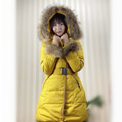 Geaca de iarna calda cu puf pe maneci si guler