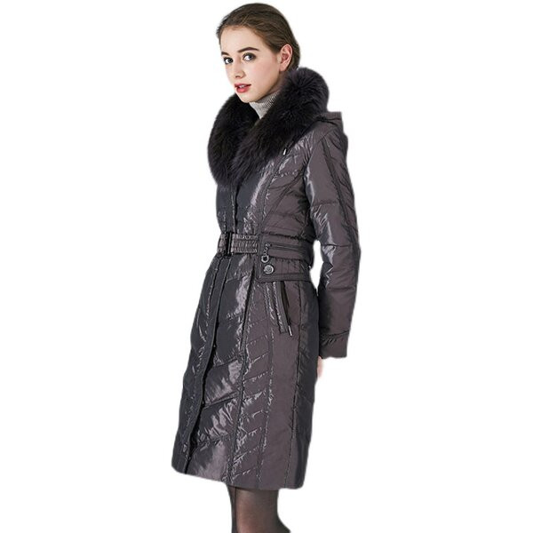 Női hosszú kabát övvel és kapucnival