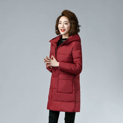 Női hosszú kabát zsebekkel és kapucnival