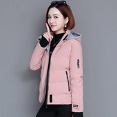 Hétköznapi téli női kabát kapucnival több színben