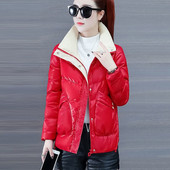 Rövid női kabát puha béléssel