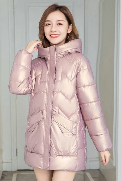 Palton cald de dama de lungime medie si efect stralucitor