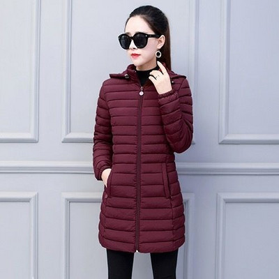 Női alkalmi kabát kapucnival és emblémával