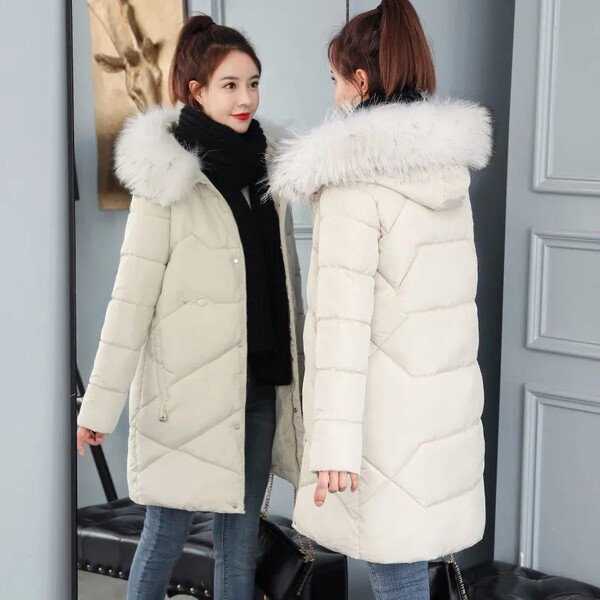 Γυναικείο χειμωνιάτικο μπουφάν με πουπουλένια κουκούλα και κουμπιά