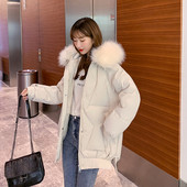 Bő női téli kabát kapucnival és zsebekkel