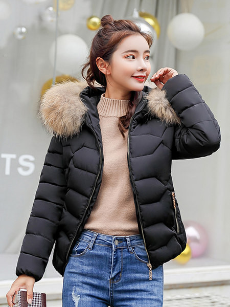 Rövid modell női téli kabát pehely kapucnival