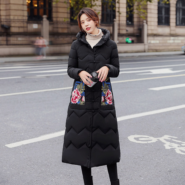 Új modell női hosszú melegítő kapucnival és hímzéssel