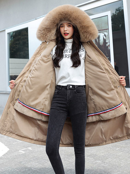 Hosszú női téli kabát fűzővel és kapucnival