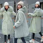 Párnázott női kabát zsebekkel