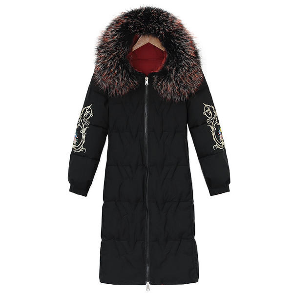 Hosszú téli meleg női kabát hímzéssel
