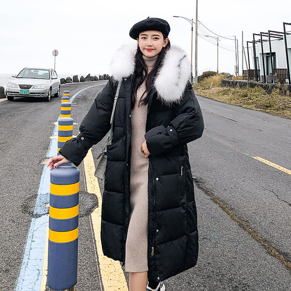 Hosszú meleg női kabát, pehely kapucnival