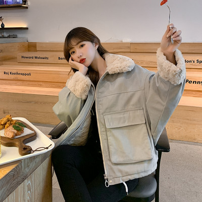 Női széles kabát klasszikus gallérral és vastag béléssel