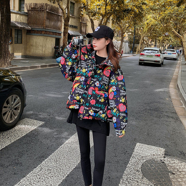 Modern téli kabát színes mintával