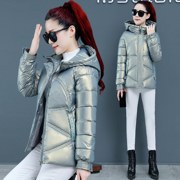 Modern női téli kabát kapucnival