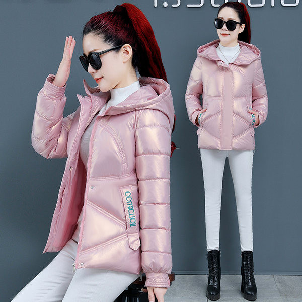 Modern női téli kabát kapucnival