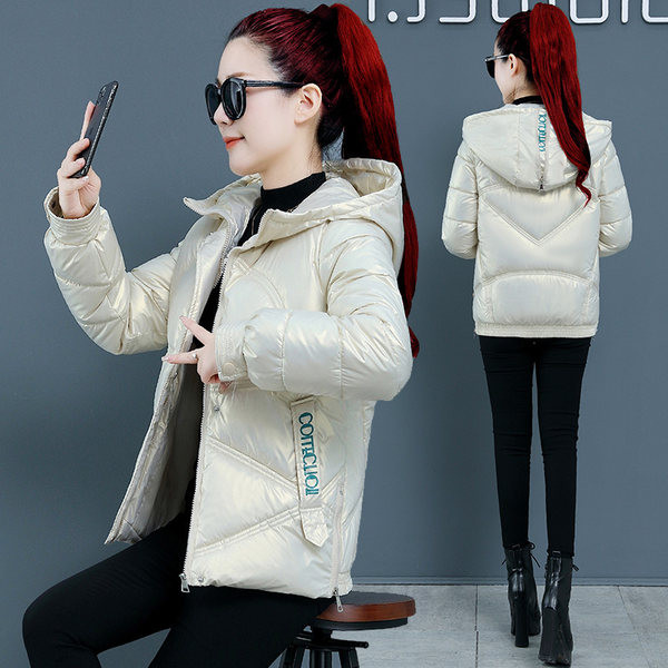 Modern női téli kabát kapucnival