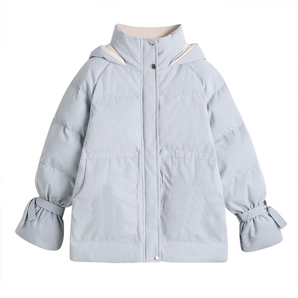 Ženska ležerna jakna s kapuljačom i trakom na rukavu