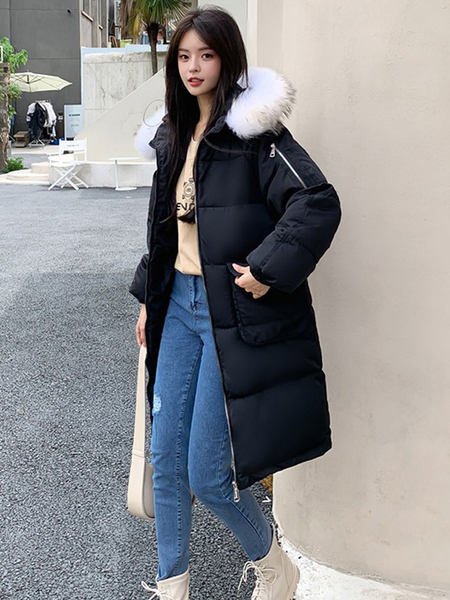 Modern női téli kabát kapucnival és zsebekkel