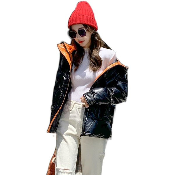 Széles női kabát fényes hatással