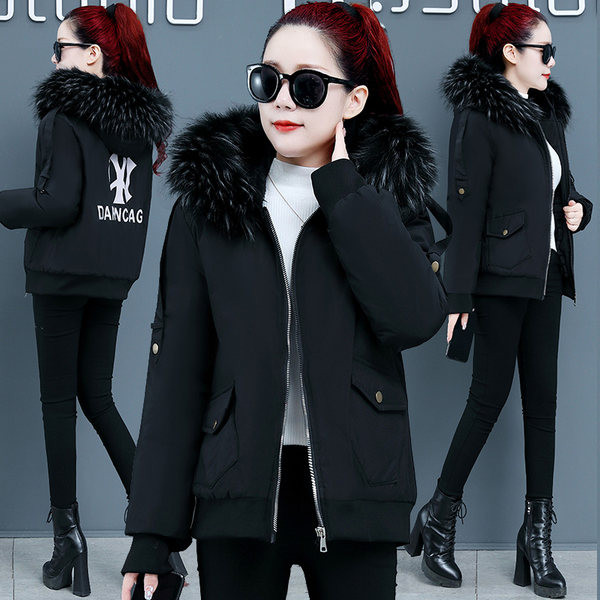 Rövid modellű női téli kabát pehellyel