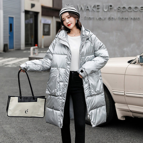 Meleg téli kabát nőknek - közepes hosszúságú