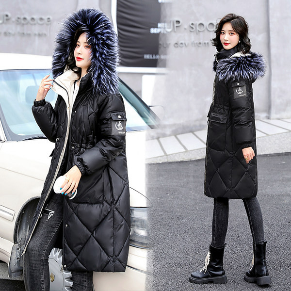 Jachetă lungă de damă cu puf pe glugă