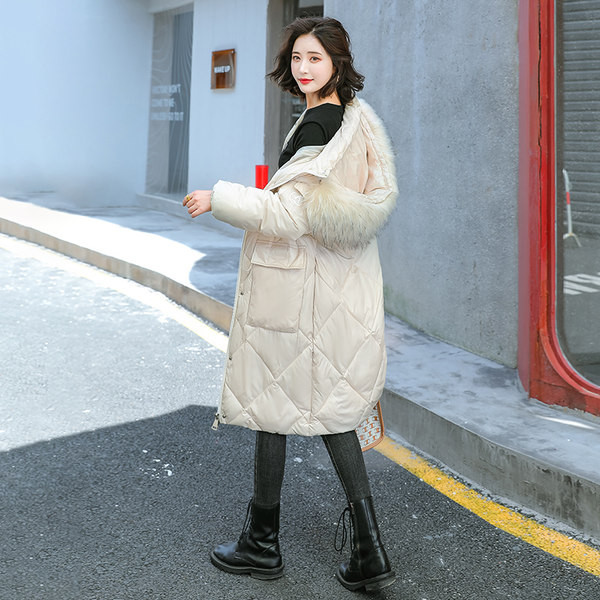 Jachetă lungă de damă cu puf pe glugă