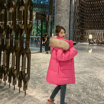 Stílusos női kabát széles modell pehelytal és kapucnival