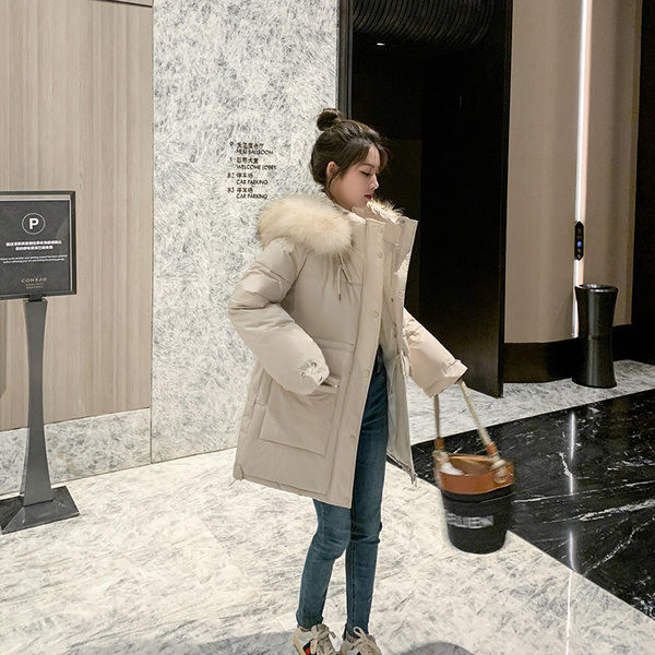 Stílusos női kabát széles modell pehelytal és kapucnival