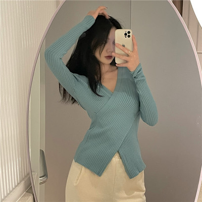 Дамски пуловер от тънко плетиво 