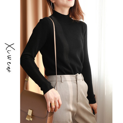 Нов модел изчистен пуловер с ниска яка