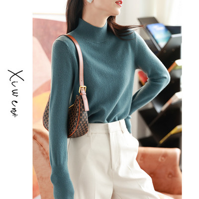 Нов модел изчистен пуловер с ниска яка