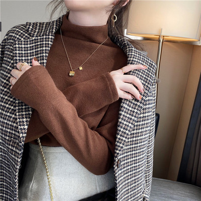 Модерен дамски втален пуловер с поло яка 