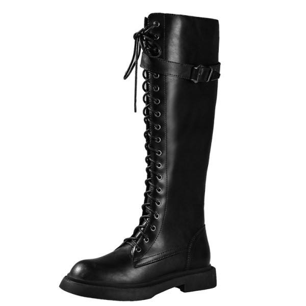 Дамски кожени ботуши с връзки и метална катарама 