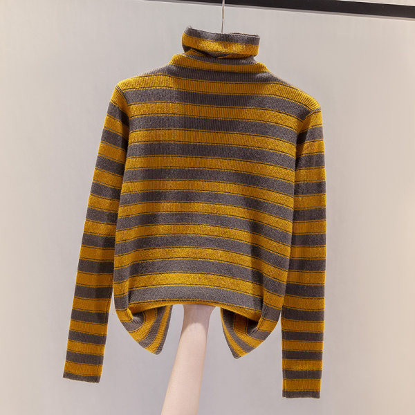 Раиран дамски пуловер с поло яка и дълъг ръкав