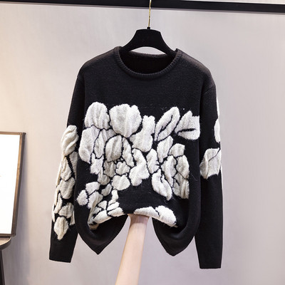 Дамски черен пуловер с обло деколте