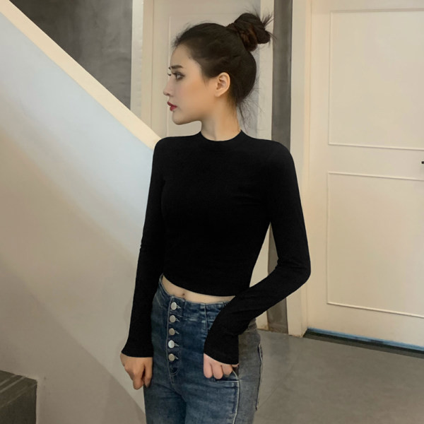 Дамска къса блуза с дълъг ръкав и овално деколте 