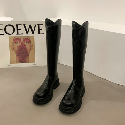 Нов модел дамски кожени ботуши с груба подметка