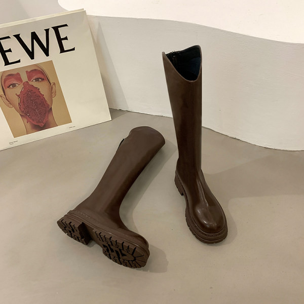 Нов модел дамски кожени ботуши с груба подметка