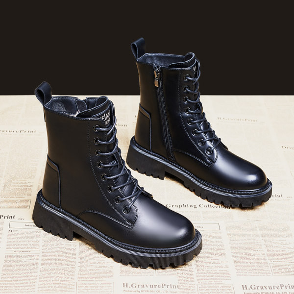 Дамски кожени боти с топла подплата и връзки в черен цвят 