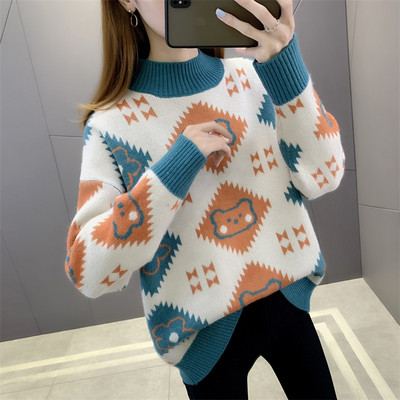 Стилен дамски пуловер широк модел с класическа яка