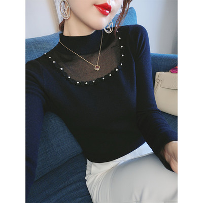 Дамски пуловер с овално деколте и декоративни камъни