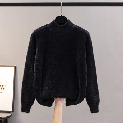 Зимен дамски плетен пуловер с овално деколте