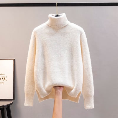 Мек дамски пуловер за зимата с поло яка