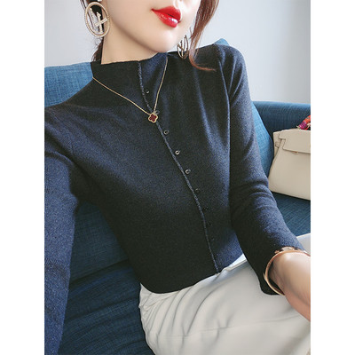 Ежедневен дамски пуловер с висока яка и копчета