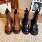 Дамски кожени ботуши с  цип и равна подметка