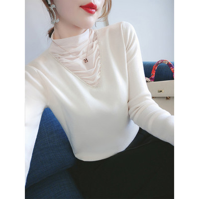 Дамски пуловер с ниска яка-в три цвята