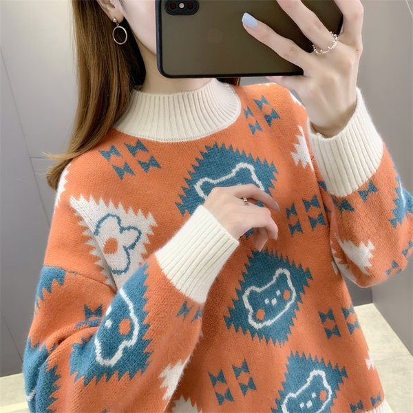 Дамски ежедневен пуловер с овално деколте-широк модел