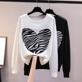 Дамска ежедневна блуза  с обло деколте в бял и черен цвят