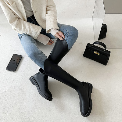 Дамски кожени  ботуши с  равна  подметка